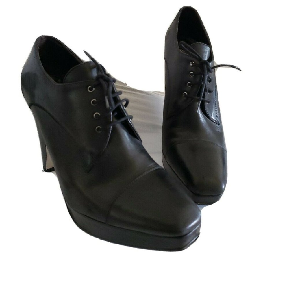 Donald J Pliner Haiden Heels Lace  Pumps Black 8